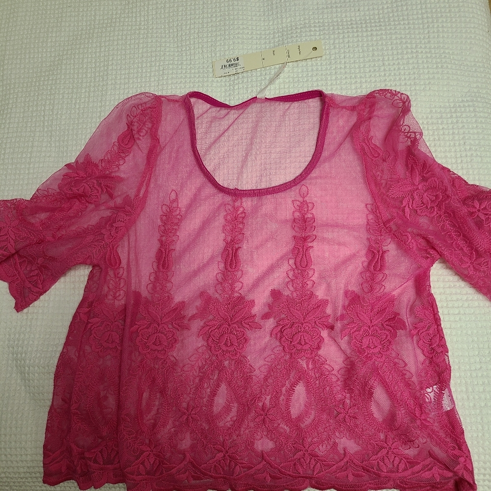 See-thru lace tee